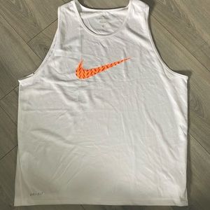 NIKE DRY FIT TANK